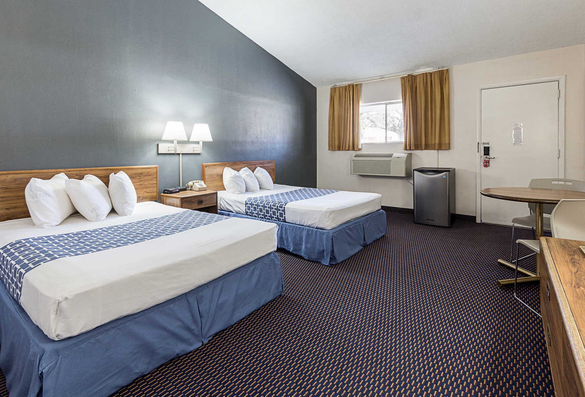 Parkview Inn And Conference Center Алънтаун Стая снимка